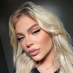 Cindy96's Chat & Dating Profile