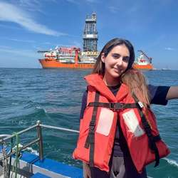 Crosina16's Chat & Dating Profile