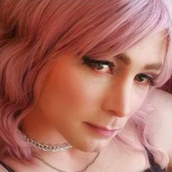 Daphne's Chat & Dating Profile