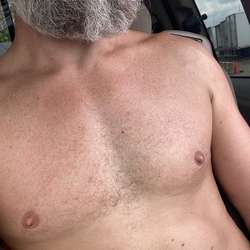 Dleepow's Chat & Dating Profile