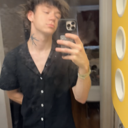 Dyll's Chat & Dating Profile