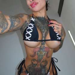 Emilybrown0429's Chat & Dating Profile