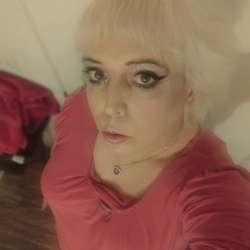 FeliciaTS's Chat & Dating Profile