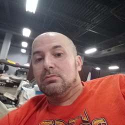 HungNHandsome's Chat & Dating Profile