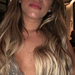 Isis's Chat & Dating Profile