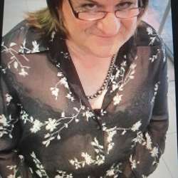 Karen's Chat & Dating Profile