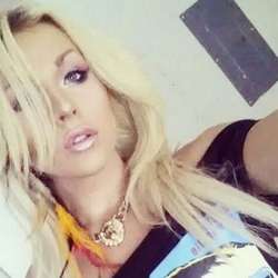 Kayla's Chat & Dating Profile