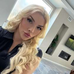 LeahHayes199's Chat & Dating Profile