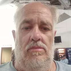 Leslie1963's Chat & Dating Profile