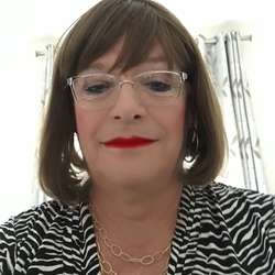 LizSmith's Chat & Dating Profile