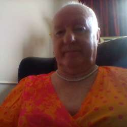 Marielle's Chat & Dating Profile