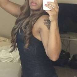 Monicama's Chat & Dating Profile