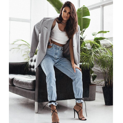 Roxanne's Chat & Dating Profile