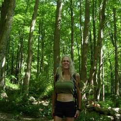 Sunny's Chat & Dating Profile