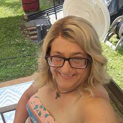 Tina68TW's Chat & Dating Profile