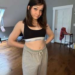 bettyy's Chat & Dating Profile