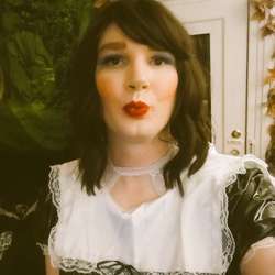 dressmeuptoplay's Chat & Dating Profile