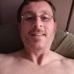 phamdam's Chat & Dating Profile