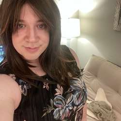 roxxyt6d's Chat & Dating Profile