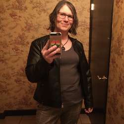 sapphire's Chat & Dating Profile