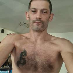 sebdu34's Chat & Dating Profile