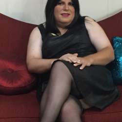 sexylegs's Chat & Dating Profile